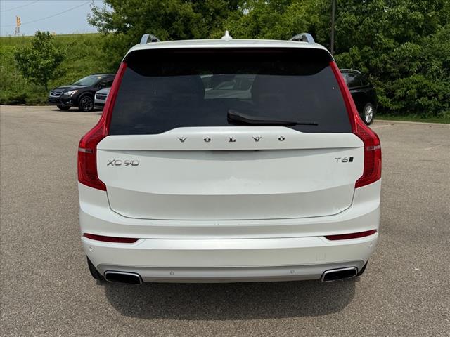 2017 Volvo XC90 T6 Momentum