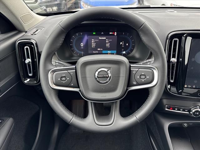 2025 Volvo XC40 B5 Plus Bright Theme