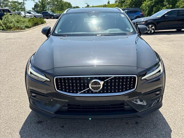 2024 Volvo V60 Cross Country B5 Plus