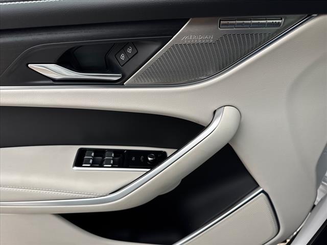 2025 Jaguar F-PACE P400 R-Dynamic S