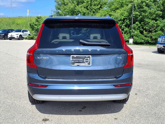 2022 Volvo XC90 T6 Momentum