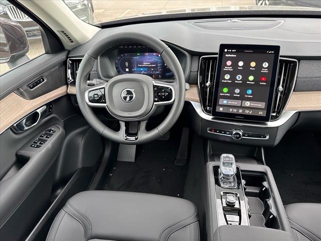 2025 Volvo XC90 T8 Plus 7-Seater