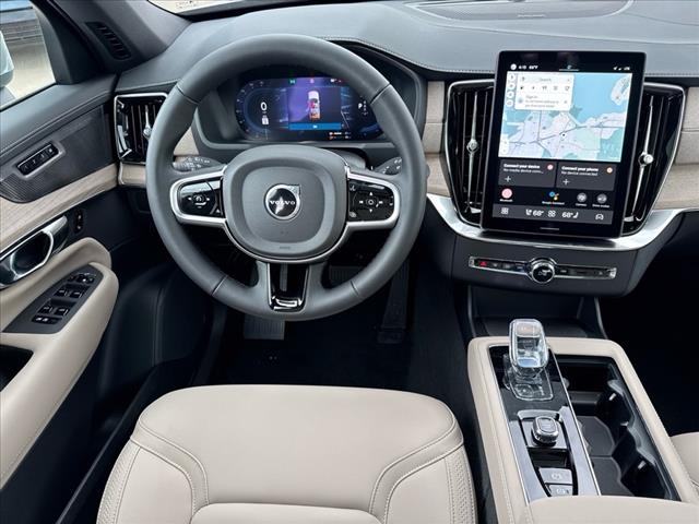2025 Volvo XC90 T8 Plus 7-Seater