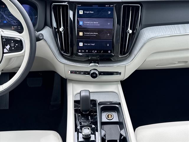 2025 Volvo XC60 T8 Plus
