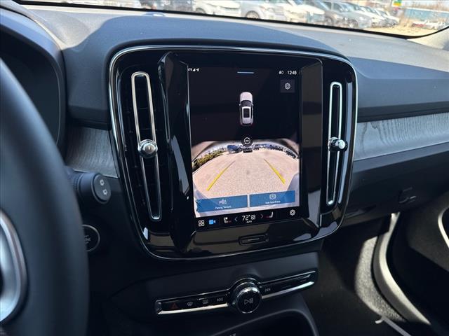 2025 Volvo XC40 B5 Plus Dark Theme