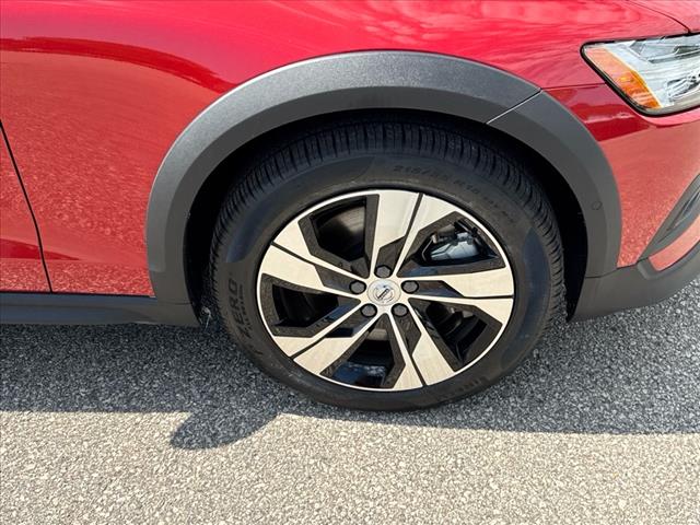 2024 Volvo V60 Cross Country B5 Plus