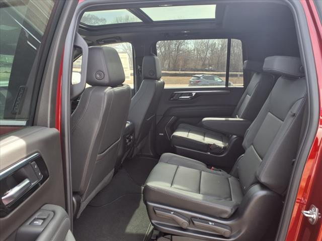 2025 Chevrolet Suburban LT