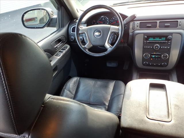 2011 Chevrolet Suburban LT:14695A