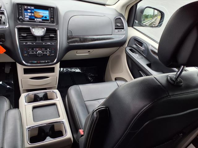 2016 Chrysler Town and Country Touring