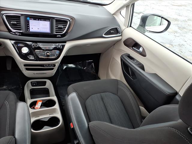 2024 Chrysler Voyager LX:14749