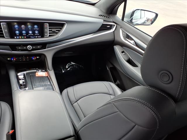 2024 Buick Enclave Essence:14809