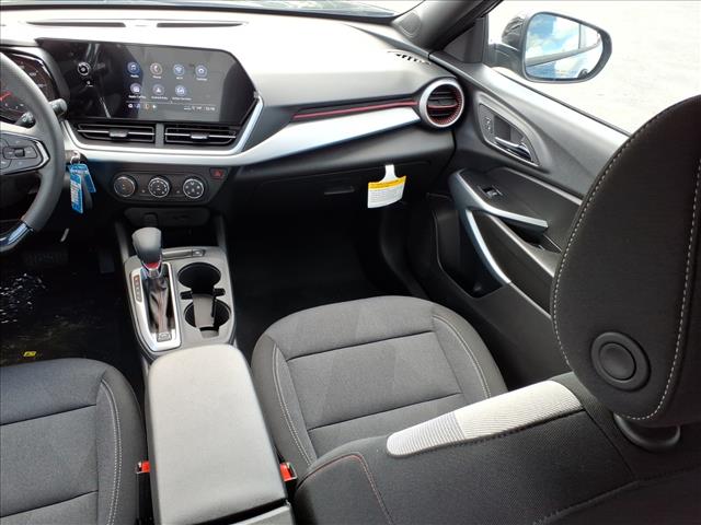2025 Chevrolet Trax RS photo 11