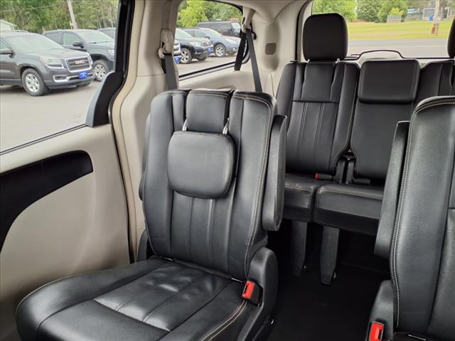 2016 Chrysler Town and Country Touring