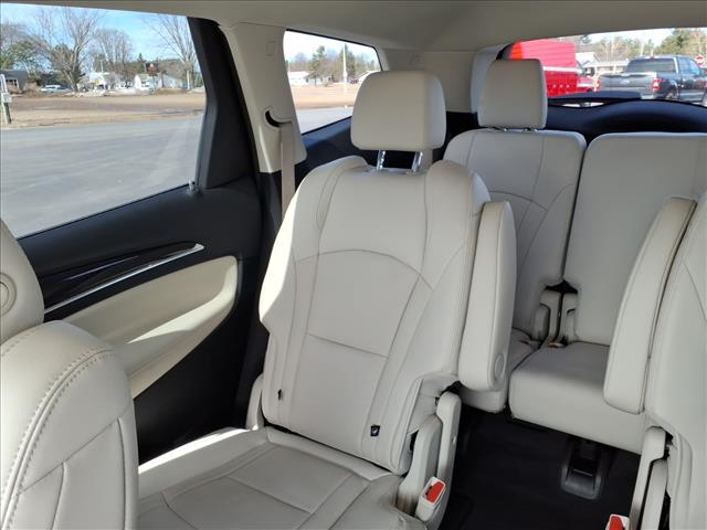 2023 Buick Enclave Essence:14804