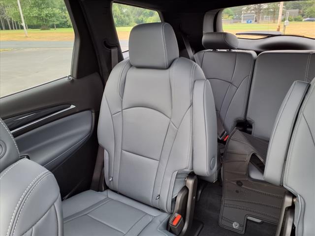 2023 Buick Enclave Essence:14699