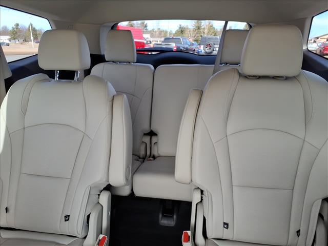 2023 Buick Enclave Essence:14804