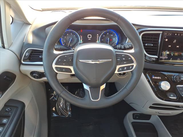 2024 Chrysler Pacifica Touring L:14743