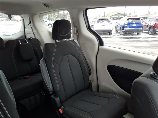 2024 Chrysler Voyager LX:14749