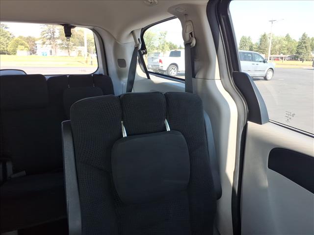 2016 Dodge Grand Caravan American Value Package:02624A
