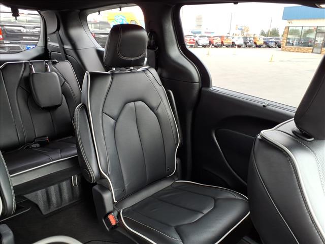 2025 Chrysler Pacifica Limited:14756