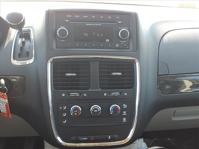 2016 Dodge Grand Caravan American Value Package:02624A
