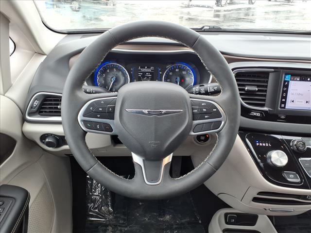 2024 Chrysler Voyager LX:14749