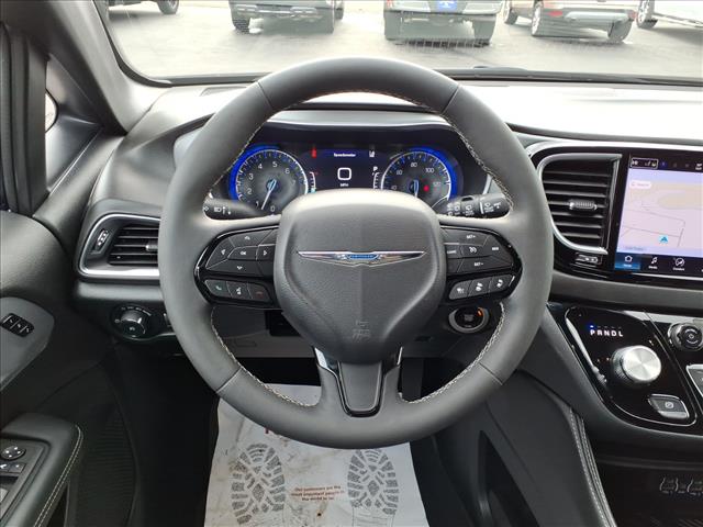 2025 Chrysler Pacifica Limited:14756