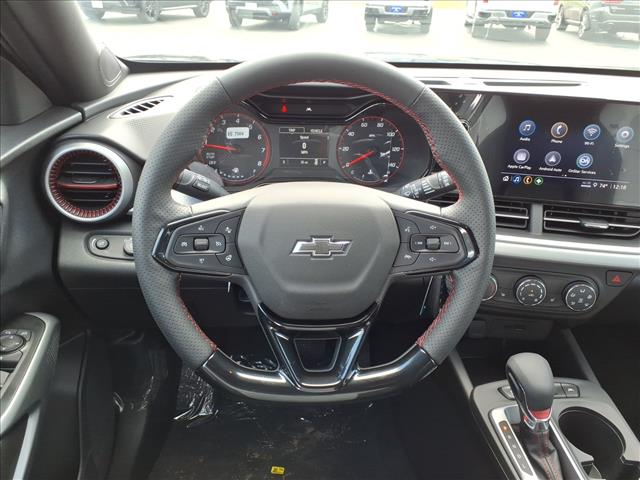 2025 Chevrolet Trax RS photo 16