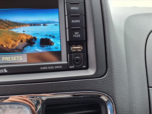 2016 Chrysler Town and Country Touring