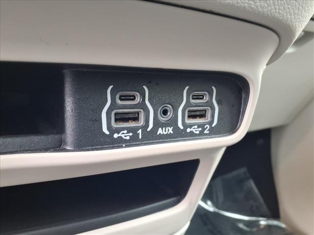 2024 Chrysler Voyager LX:14749