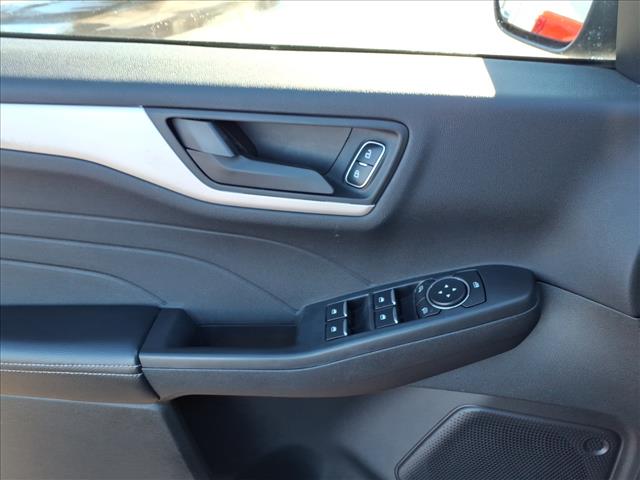 2022 Ford Escape SE:14748A