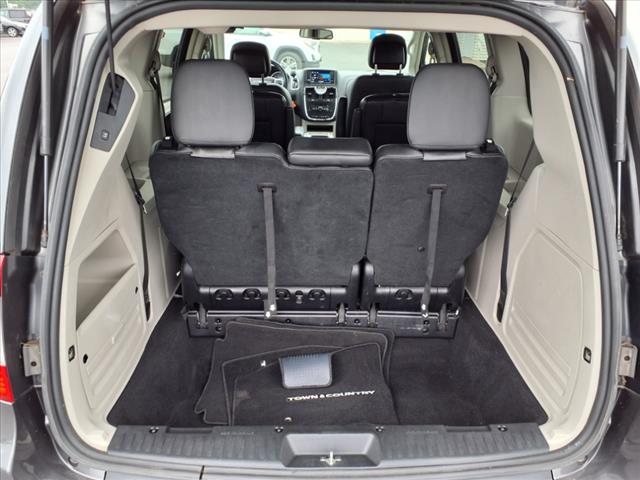 2016 Chrysler Town and Country Touring