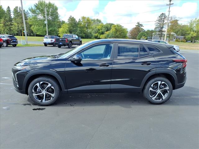 2025 Chevrolet Trax RS photo 2