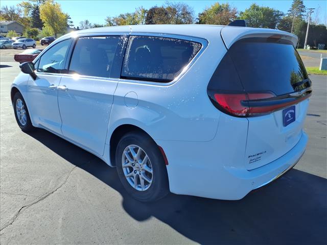 2024 Chrysler Pacifica Touring L:14743