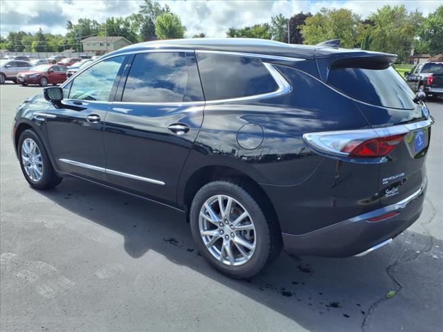 2022 Buick Enclave Premium photo 2