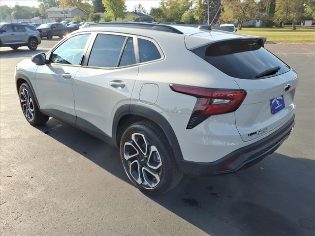 2026 Chevrolet Trax RS photo 3