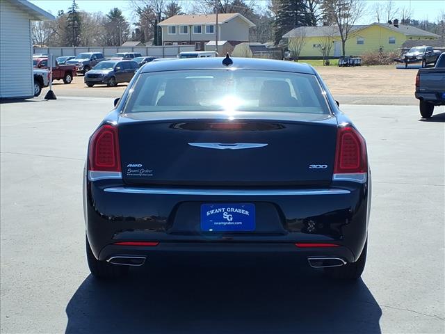 2019 Chrysler 300 Limited:14749A