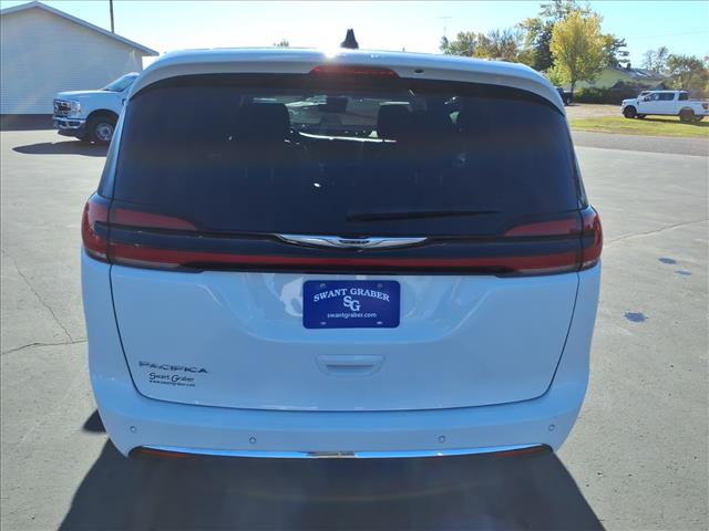 2024 Chrysler Pacifica Touring L:14743