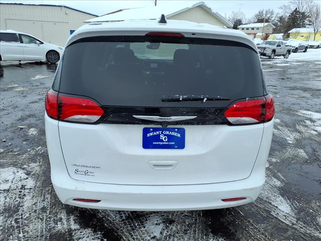 2024 Chrysler Voyager LX:14749