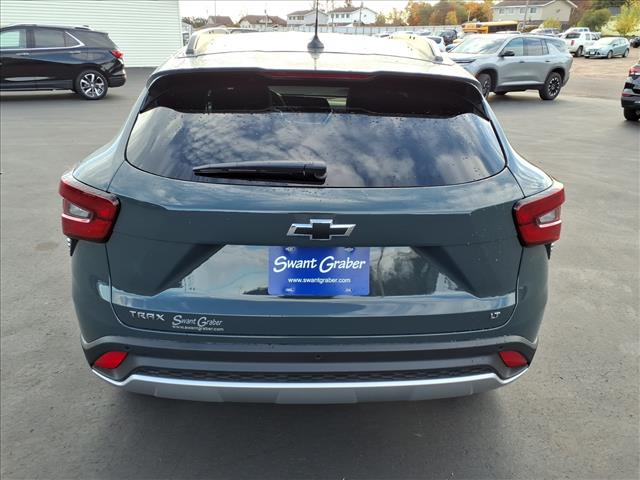 2026 Chevrolet Trax LT photo 4