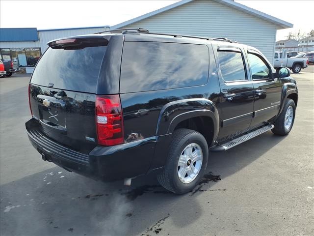 2011 Chevrolet Suburban LT:14695A