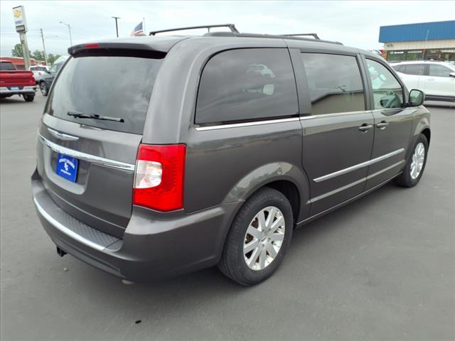 2016 Chrysler Town and Country Touring