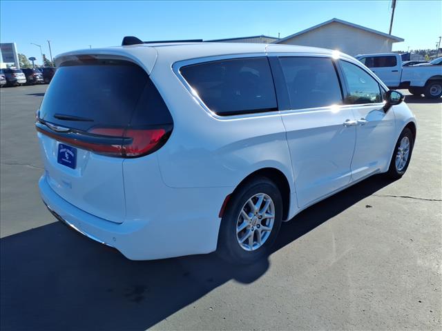 2024 Chrysler Pacifica Touring L:14743
