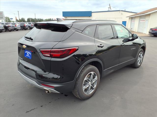 2023 Chevrolet Blazer 2LT photo 2