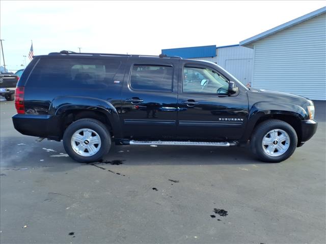 2011 Chevrolet Suburban LT:14695A