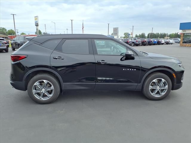 2023 Chevrolet Blazer 2LT photo 3