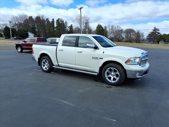 2017 RAM 1500 Laramie:14794B