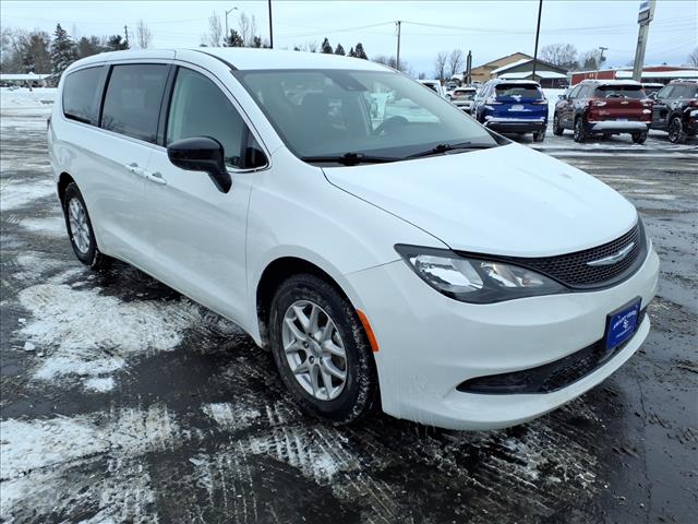 2024 Chrysler Voyager LX:14749