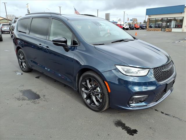 2025 Chrysler Pacifica Limited:14756