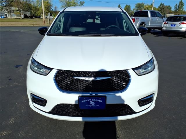 2024 Chrysler Pacifica Touring L:14743
